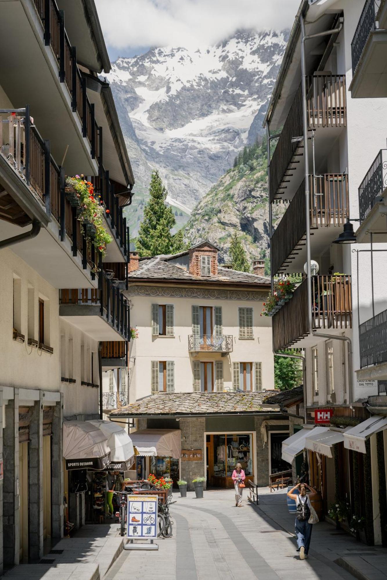 Grand Hotel Courmayeur Mont Blanc, By R Collection Hotels Exterior foto